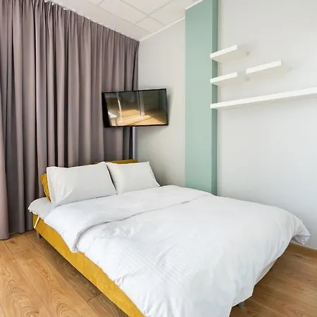 Jerozolimskie Studio 406 *